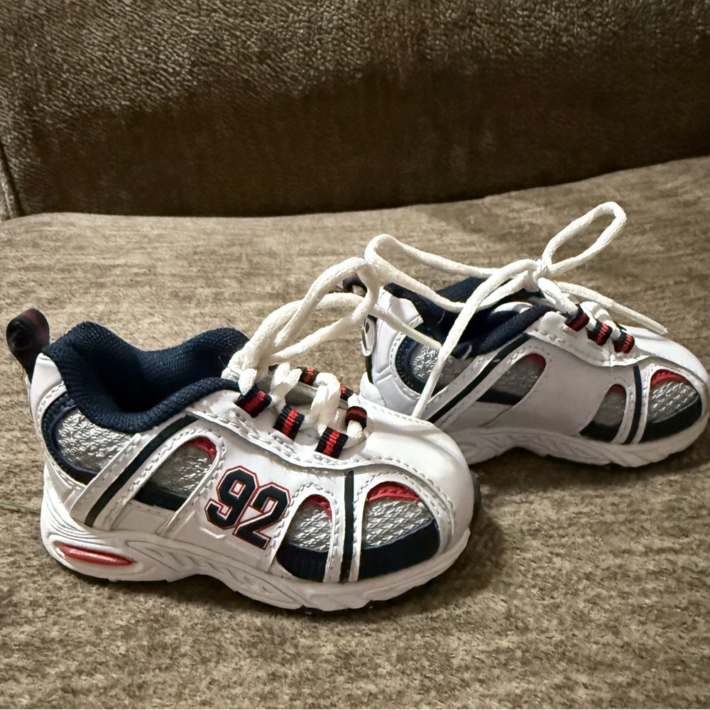 Garanimals Tennis Shoes White Size 2 baby